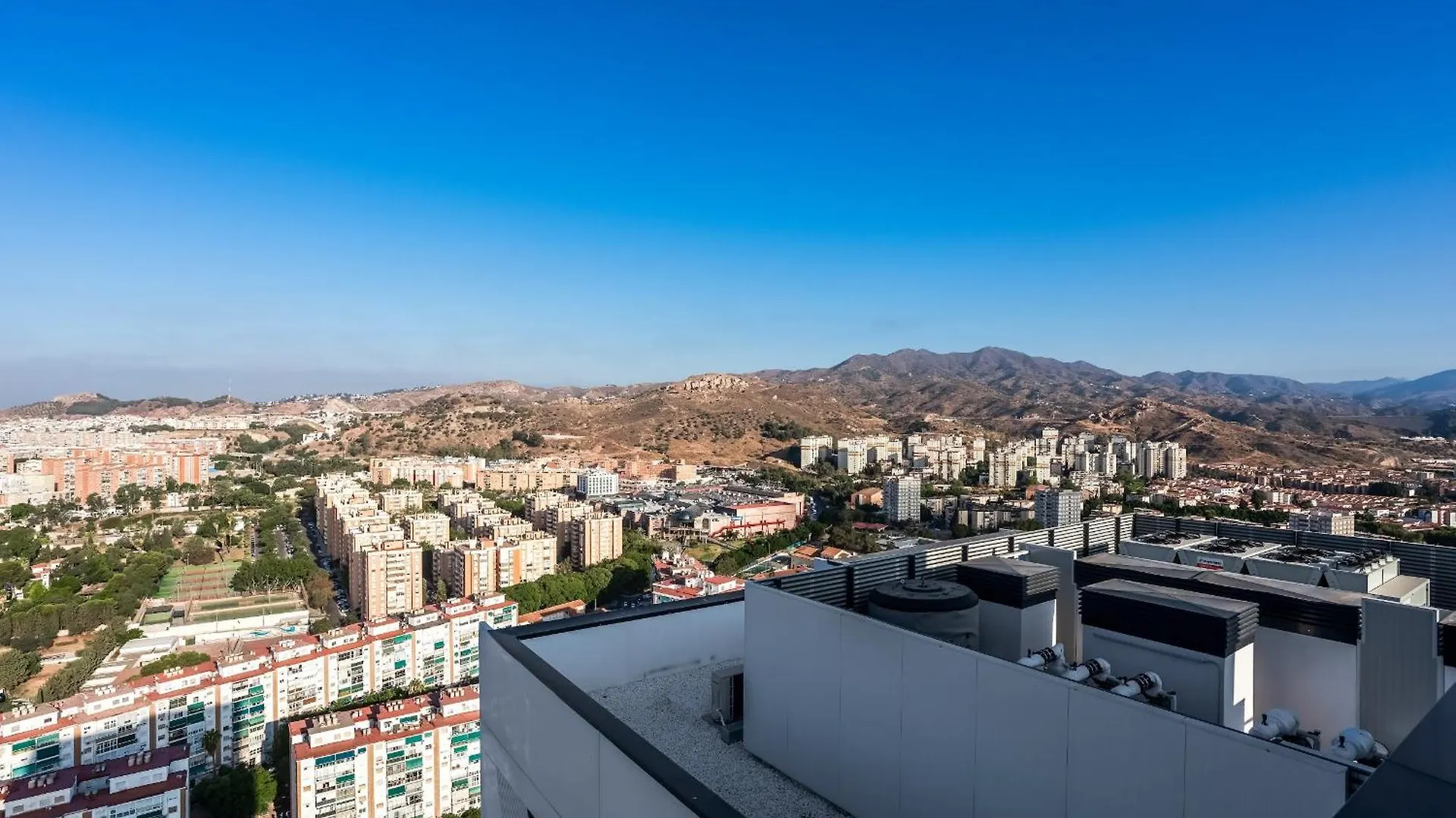 Brand New Urban Sky 25Th Floor Apartment Malaga